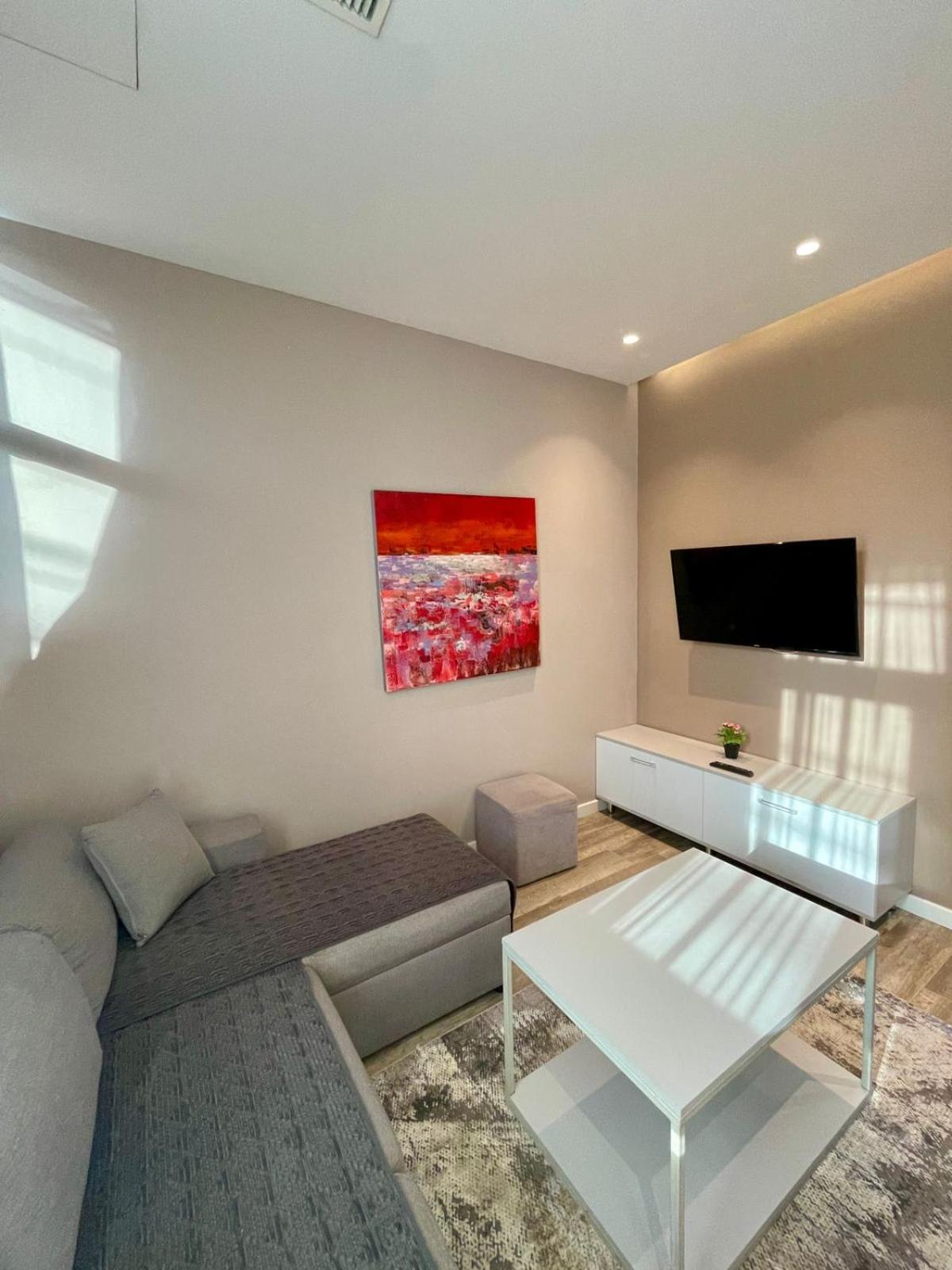 Premium City Studio & Suite 地拉那 外观 照片